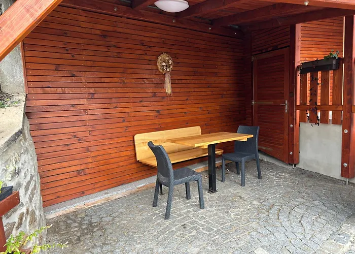 Pod Kostelem Appartement Strazov